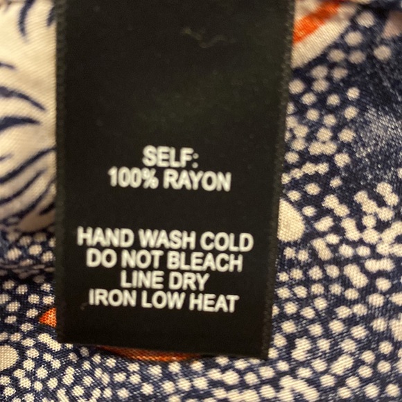 Lulu’s Romper Navy Dondi Floral Size Small - Picture 7 of 7